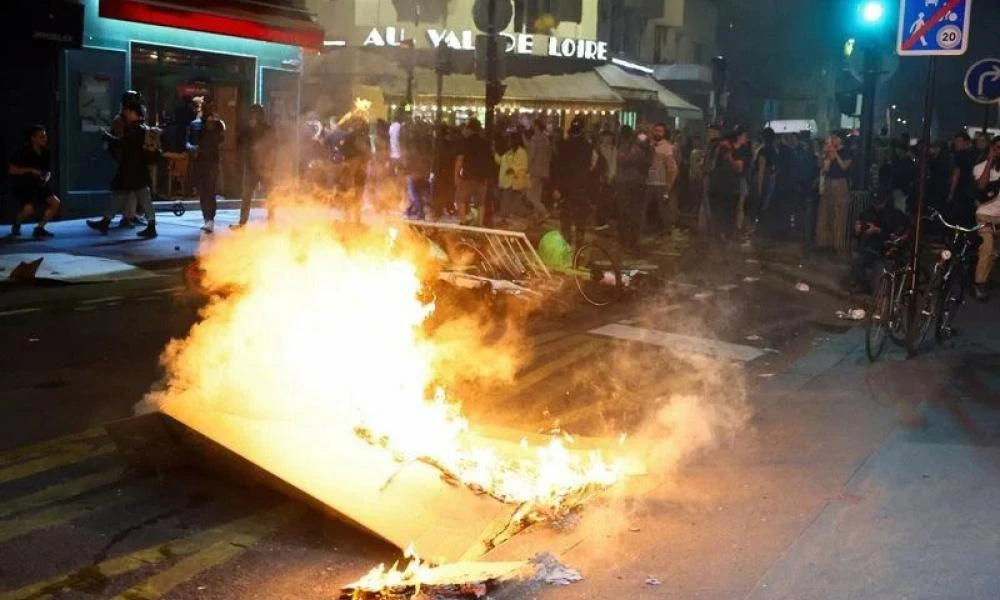 Πεδίο μάχης η Γαλλία: Διαδηλώσεις κατά της ακροδεξιάς και επεισόδια σε αρκετές πόλεις